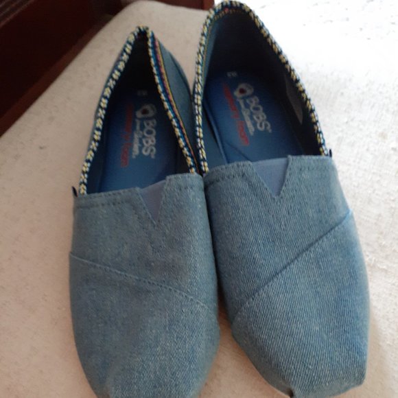 Bob's from Skecher's Light Denim Memory Foam Ladies Shoes - Size 9W - Picture 1 of 5